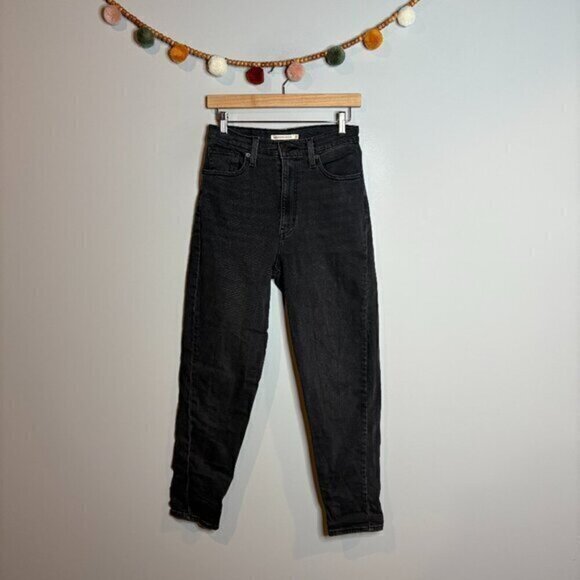 Levi's black High Waisted Mom Jeans - Picture 1 of 7